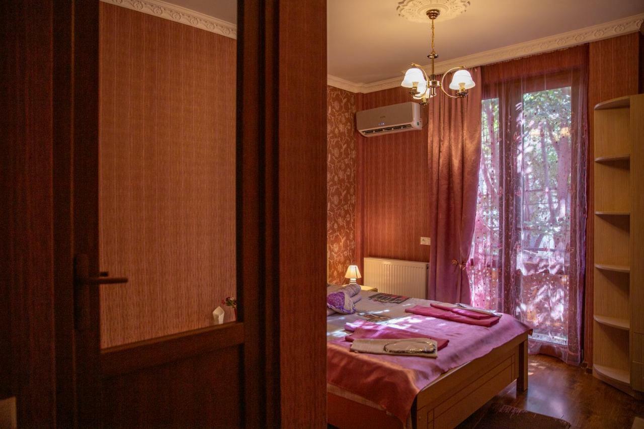 Family Hotel Parajanov 第比利斯 外观 照片